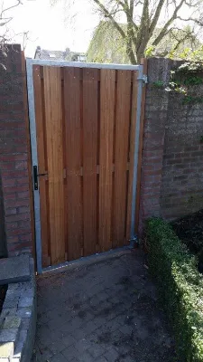Verstelbaar poortframe voor blokhutprofielen