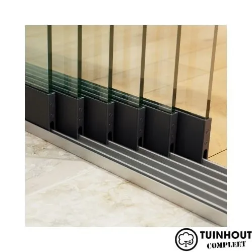 Glazen schuifwanden zwart 6-rail tot 5300 mm breed 6 x 900 mm glas