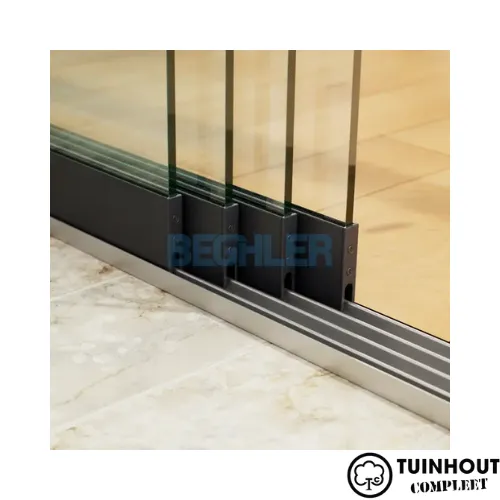 Glazen schuifwanden zwart 4-rail tot 3540 mm breed 4 x 900 mm glas